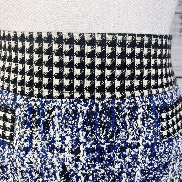 Cabi Skirt size 6 Black Hounds Tooth Blue Ponte Knit Pockets Knee A Line Stretch - Picture 5 of 11